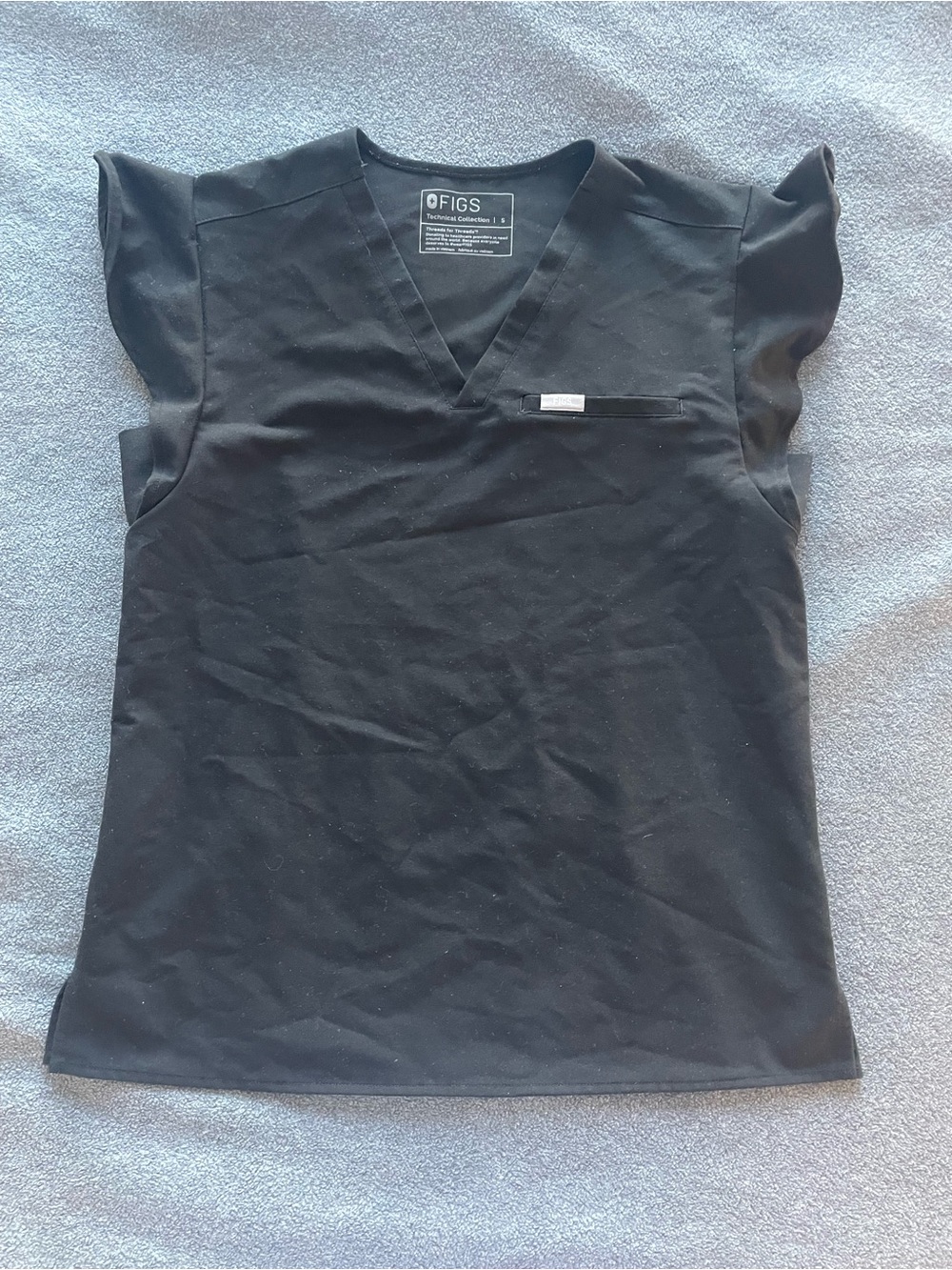 Figs Natal Flutter Scrub Top in black - Picture 2 of 4